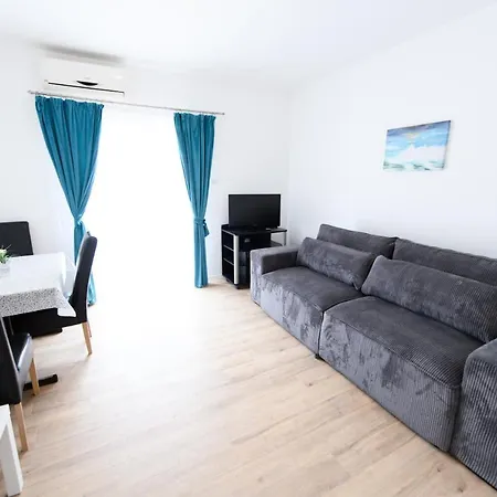 Cozy Apartment Makarska